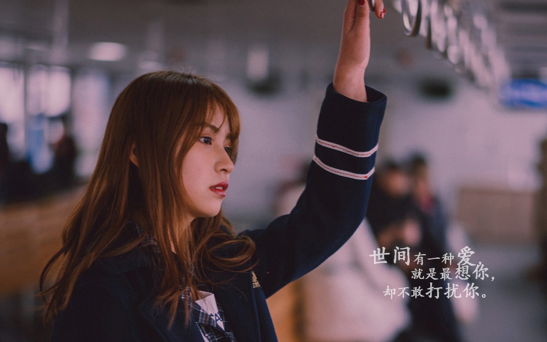 仰泳赛道波兰选手节奏精准,speedo仰泳