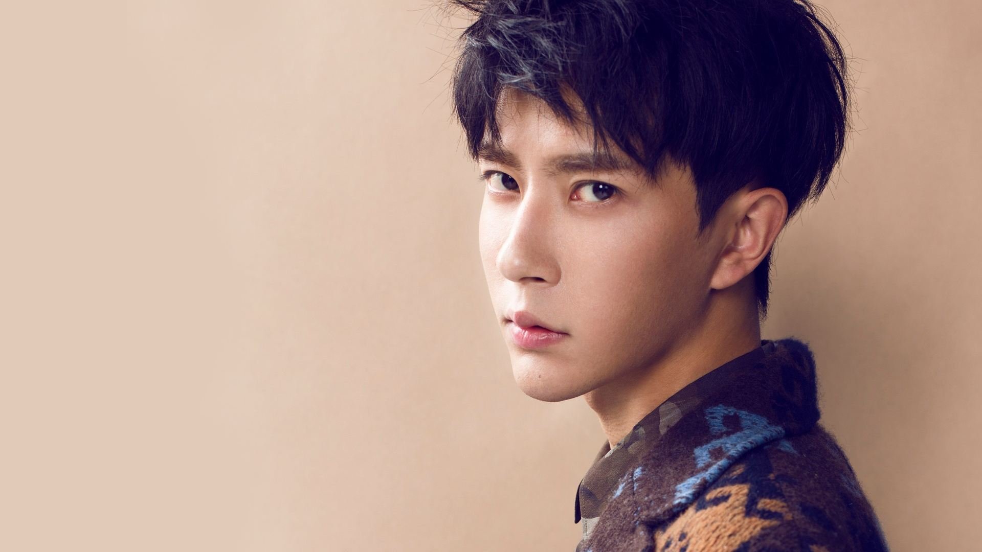 巴特尔展现出极强的防守反应速度，成为袋鼠队后防支柱，巴特尔打什么位置