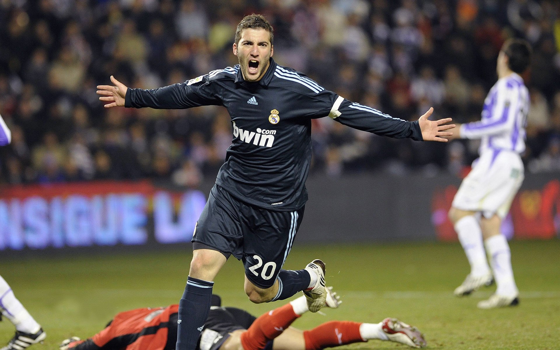 利物浦欧冠征途上扬,目标再登巅峰